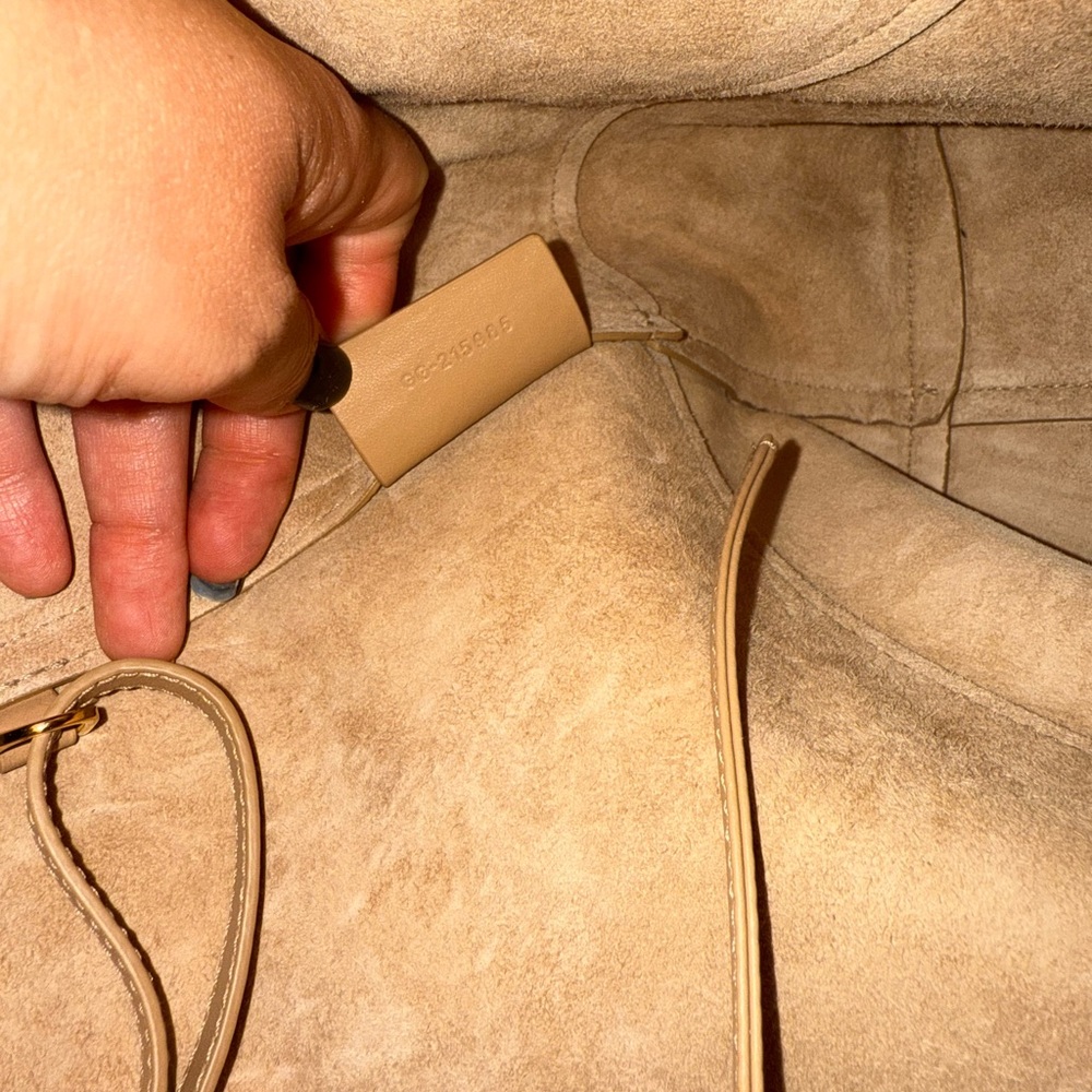 $3000 Salvatore Ferragamo Hobo Bag With Cut-Out Detailing, Light Caramel - Picture 15 of 17